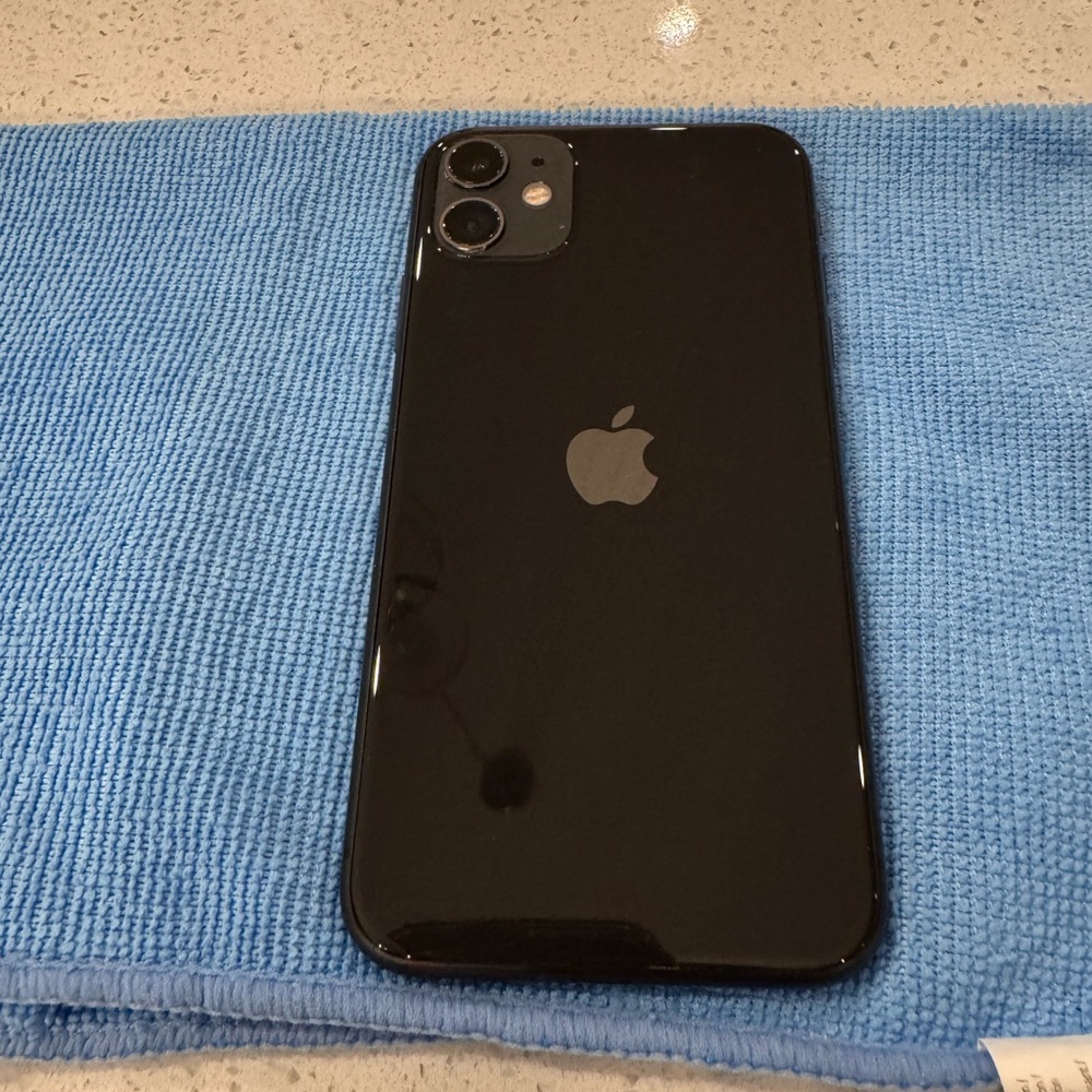 iPhone 11 - Picture 7 of 8